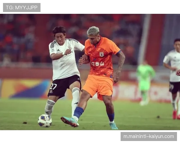 横滨水手快速推进撕开防线 海港中场拦截线位置引发讨论 横滨水手快速推进撕开防线 海港中场拦截线位置引发讨论